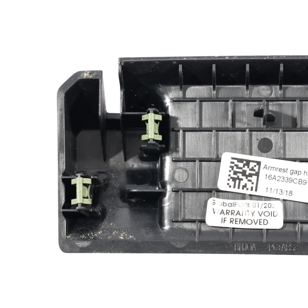 Cache Espace Accoudoir Garniture 16A2339CB9 pour Land Rover Discovery Sport L550 à propos du numéro de pièce 16A-2339-CB9 Land Rover Discovery Sport L550 Cache Espace Accoudoir Garniture 16A2339CB9 - SKU 16A-2339-CB9 - Numéro de pièce 16A-2339-CB9