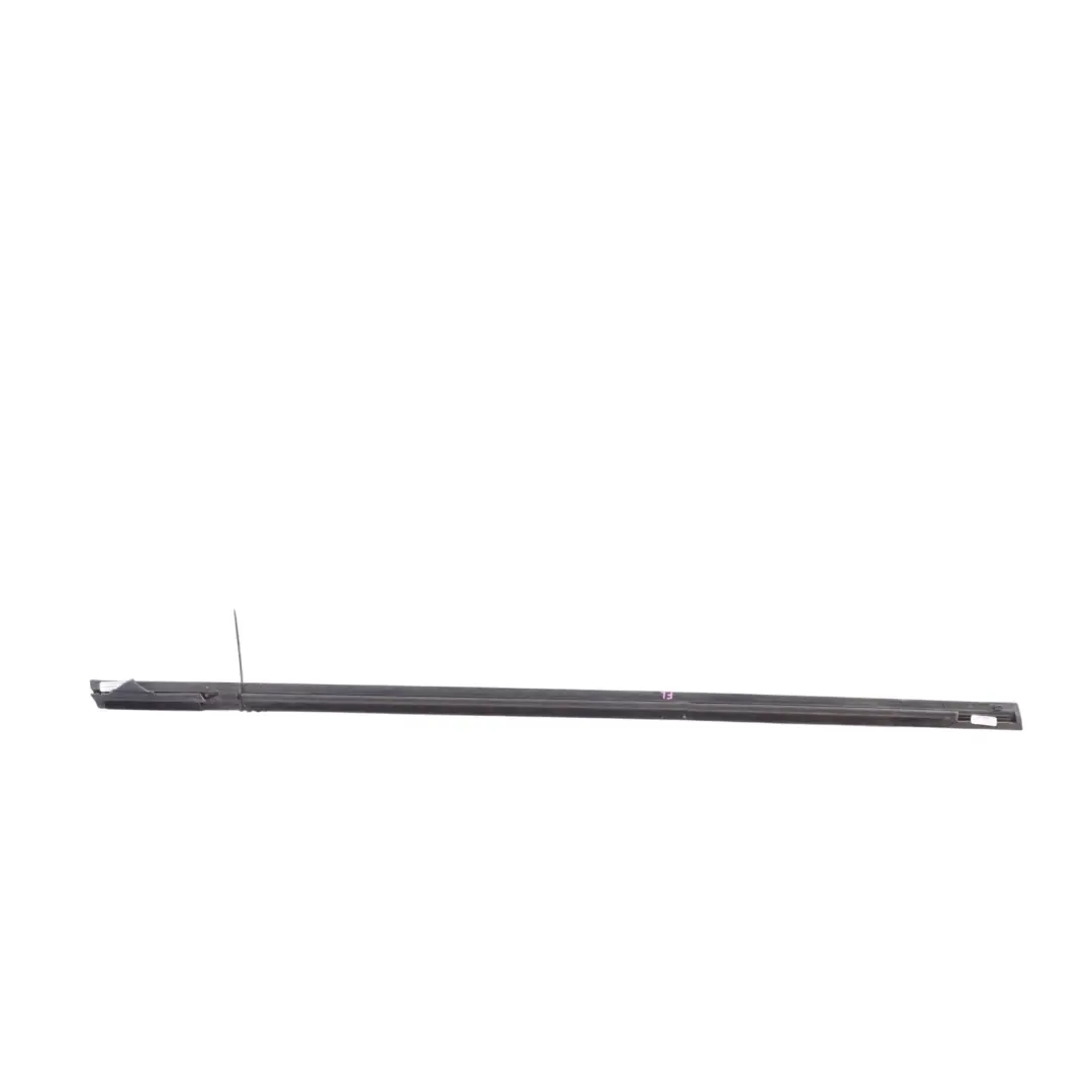 Ford Fiesta MK7 Joint Baguette Garniture Porte Passager Gauche - SKU 1763370 - Numéro de pièce 1763370