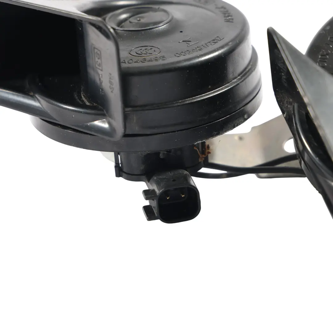 Mk6 Señal De Bocina Fanfarria Conjunto FR3T-13A803-DA para Ford Mustang GT con número de pieza 1908657 Ford Mustang GT Mk6 Señal De Bocina Fanfarria Conjunto FR3T-13A803-DA - SKU 1908657 - Número de pieza 1908657