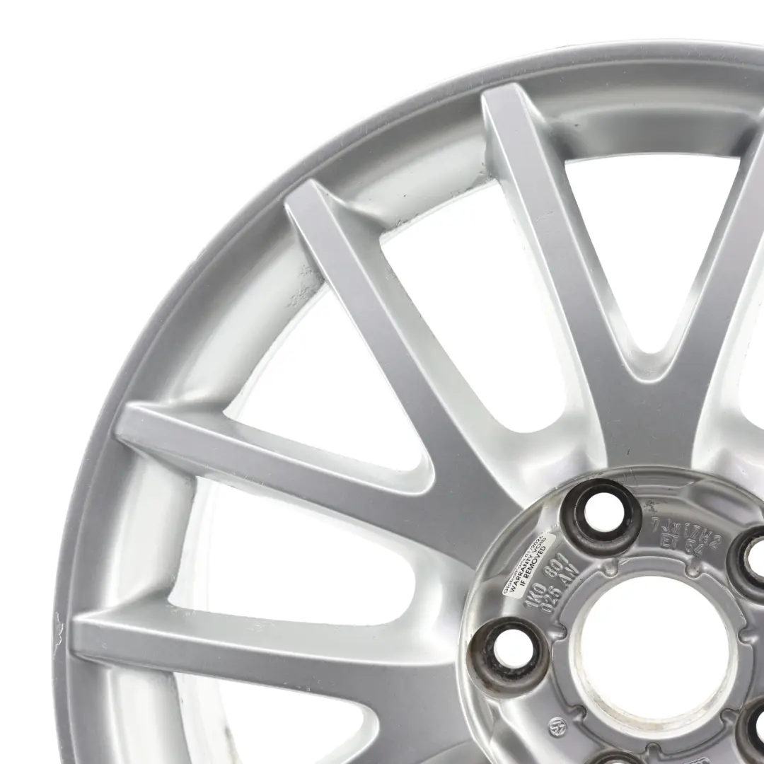 Mk5 Mk6 Silberne Leicht Metall Felge 17" ET:54 7J für VW Volkswagen Golf mit Teilenummer 1K0601025AN VW Volkswagen Golf Mk5 Mk6 Silberne Leicht Metall Felge 17" ET:54 7J - SKU 1K0601025AN-1 - Teilenummer 1K0601025AN