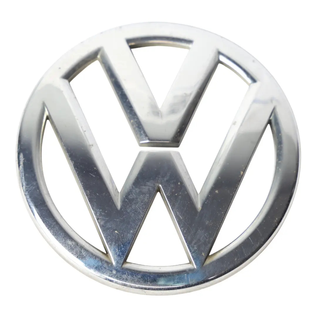 Coperchio Portellone Posteriore Emblema Logo per VW Scirocco III con numero di parte 1K0853630 VW Scirocco III Coperchio Portellone Posteriore Emblema Logo - SKU 1K0853630 - Numero di parte 1K0853630