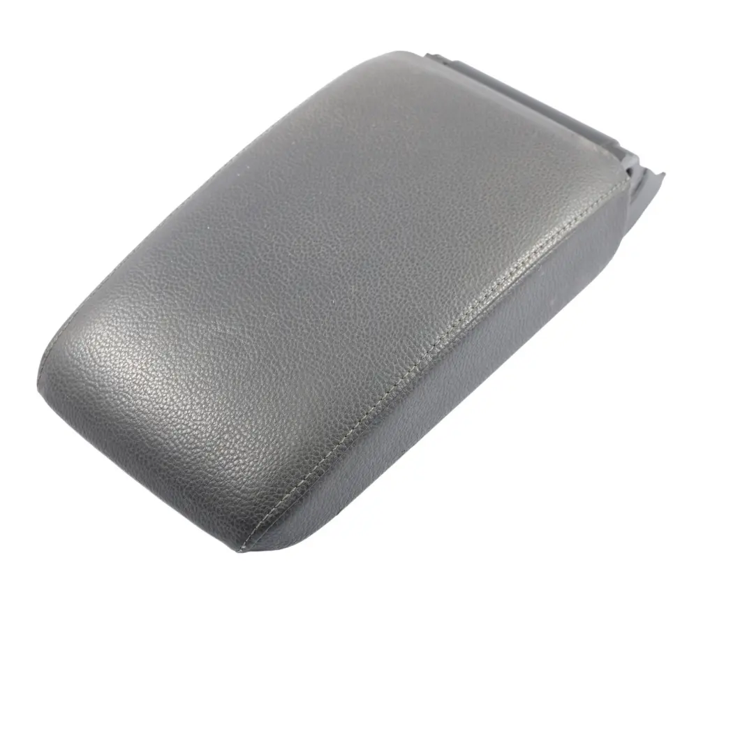 MK3 Revêtement D'Accoudoir Console Centrale Cuir Noir pour VW Scirocco à propos du numéro de pièce 1K0864207F VW Scirocco MK3 Revêtement D'Accoudoir Console Centrale Cuir Noir - SKU 1K0864207F - Numéro de pièce 1K0864207F