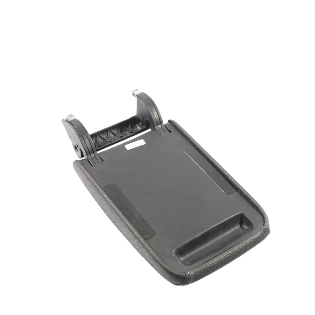 MK3 Copri Bracciolo Console Centrale Pelle Nera per Volkswagen Scirocco con numero di parte 1K0864207F Volkswagen Scirocco MK3 Copri Bracciolo Console Centrale Pelle Nera - SKU 1K0864207F - Numero di parte 1K0864207F