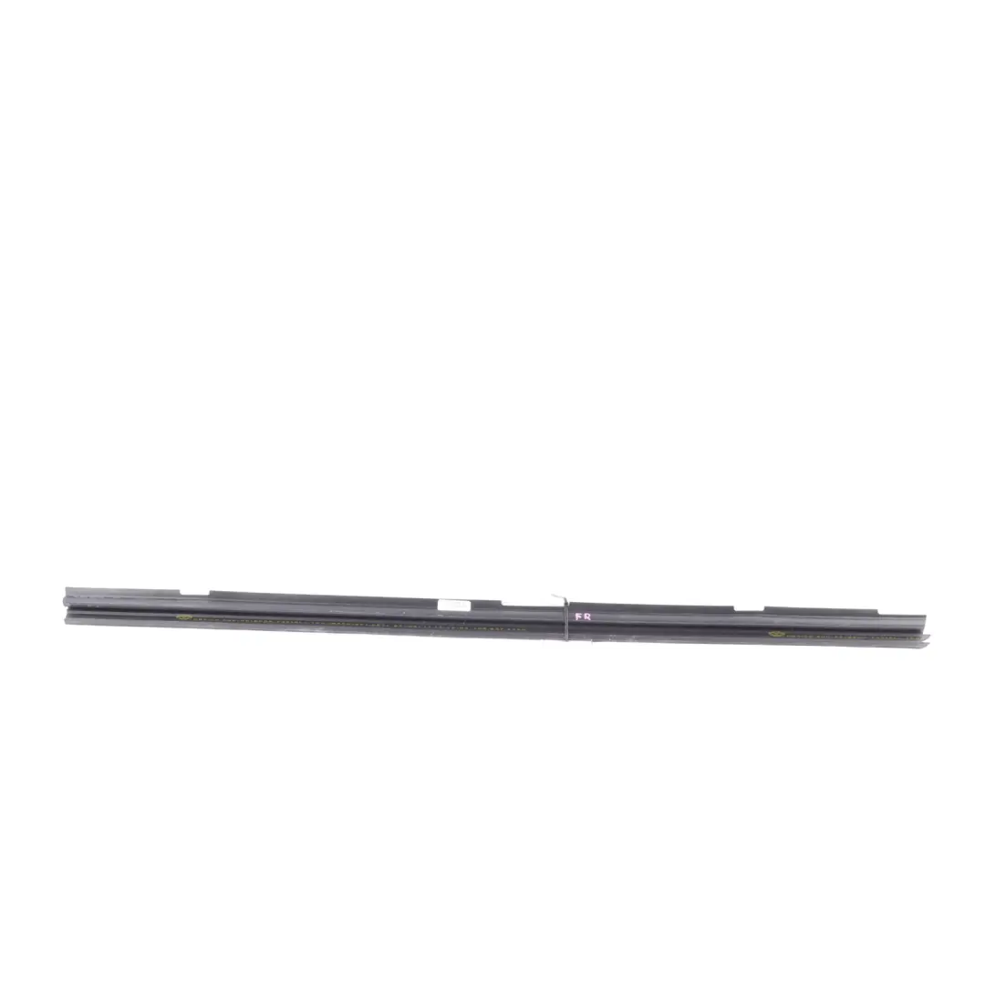 Joint Caoutchouc Vitre Porte Avant Droit pour Volkswagen Golf MK7 à propos du numéro de pièce 1K5837472D Volkswagen Golf MK7 Joint Caoutchouc Vitre Porte Avant Droit - SKU 1K5837472D - Numéro de pièce 1K5837472D