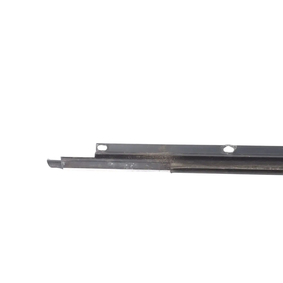 MK6 Joint Garniture Vitre Avant Gauche pour Volkswagen Golf à propos du numéro de pièce 1K5837475D Volkswagen Golf MK6 Joint Garniture Vitre Avant Gauche - SKU 1K5837475D - Numéro de pièce 1K5837475D