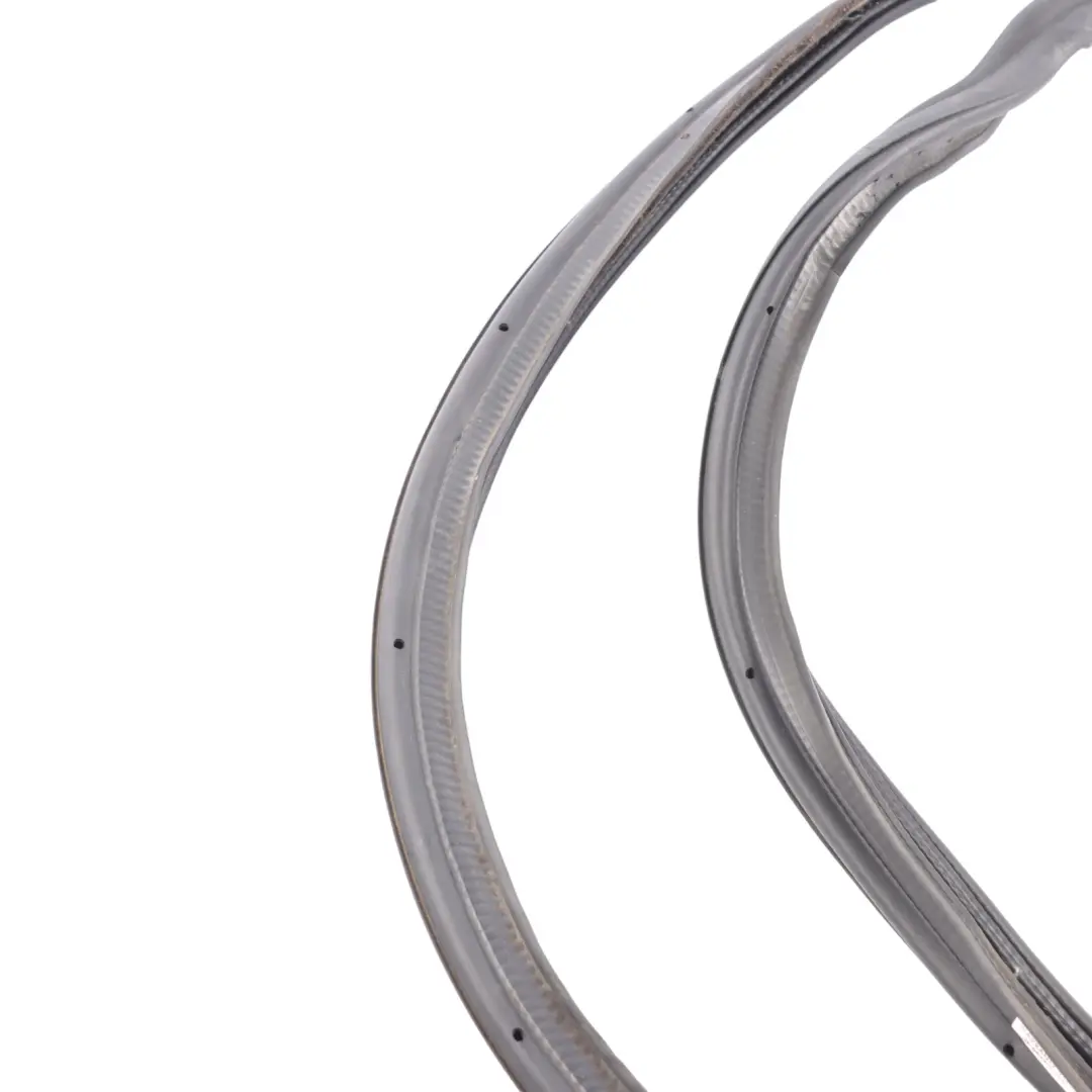 Guarnizione portellone bagagliaio Guarnizione posteriore per VW Golf V 5 con numero di parte 1K6827705B VW Golf V 5 Guarnizione portellone bagagliaio Guarnizione posteriore - SKU 1K6827705B - Numero di parte 1K6827705B