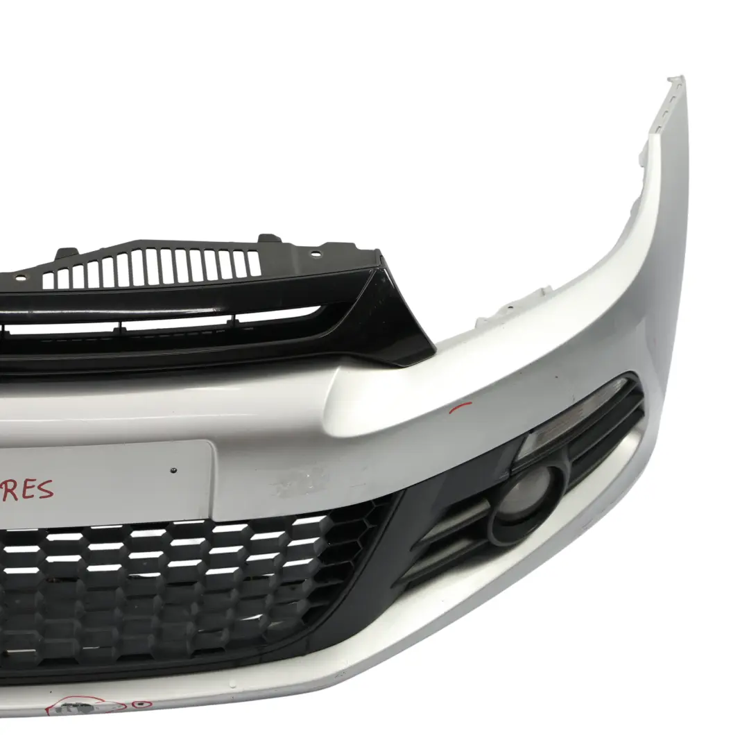 Mk3 Przedni Zderzak Panel Reflex Silver Srebrny Metalik - A7W do VW Scirocco o numerze 1K8807217M VW Scirocco Mk3 Przedni Zderzak Panel Reflex Silver Srebrny Metalik - A7W - SKU 1K8807217M-RES - Numer Części 1K8807217M