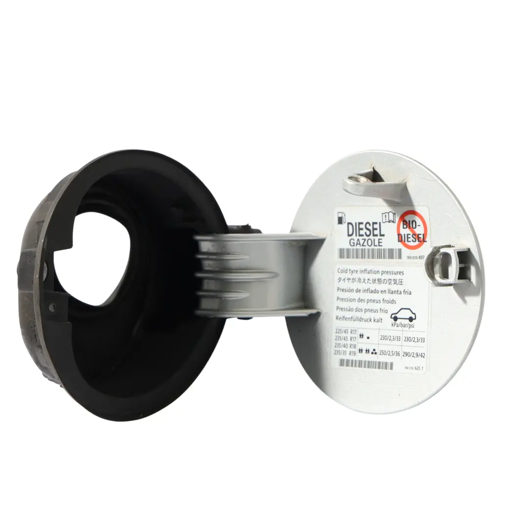 Mk3 Kraftstoff Einfüllstutzen Klappen Abdeckung Reflex Silber-A7W für VW Scirocco mit Teilenummer 1K8809857C VW Scirocco Mk3 Kraftstoff Einfüllstutzen Klappen Abdeckung Reflex Silber-A7W - SKU 1K8809857C-RES - Teilenummer 1K8809857C
