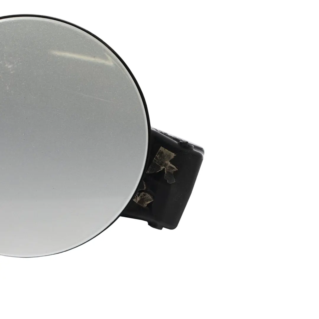 Mk3 Kraftstoff Einfüllstutzen Klappen Abdeckung Reflex Silber-A7W für VW Scirocco mit Teilenummer 1K8809857C VW Scirocco Mk3 Kraftstoff Einfüllstutzen Klappen Abdeckung Reflex Silber-A7W - SKU 1K8809857C-RES - Teilenummer 1K8809857C