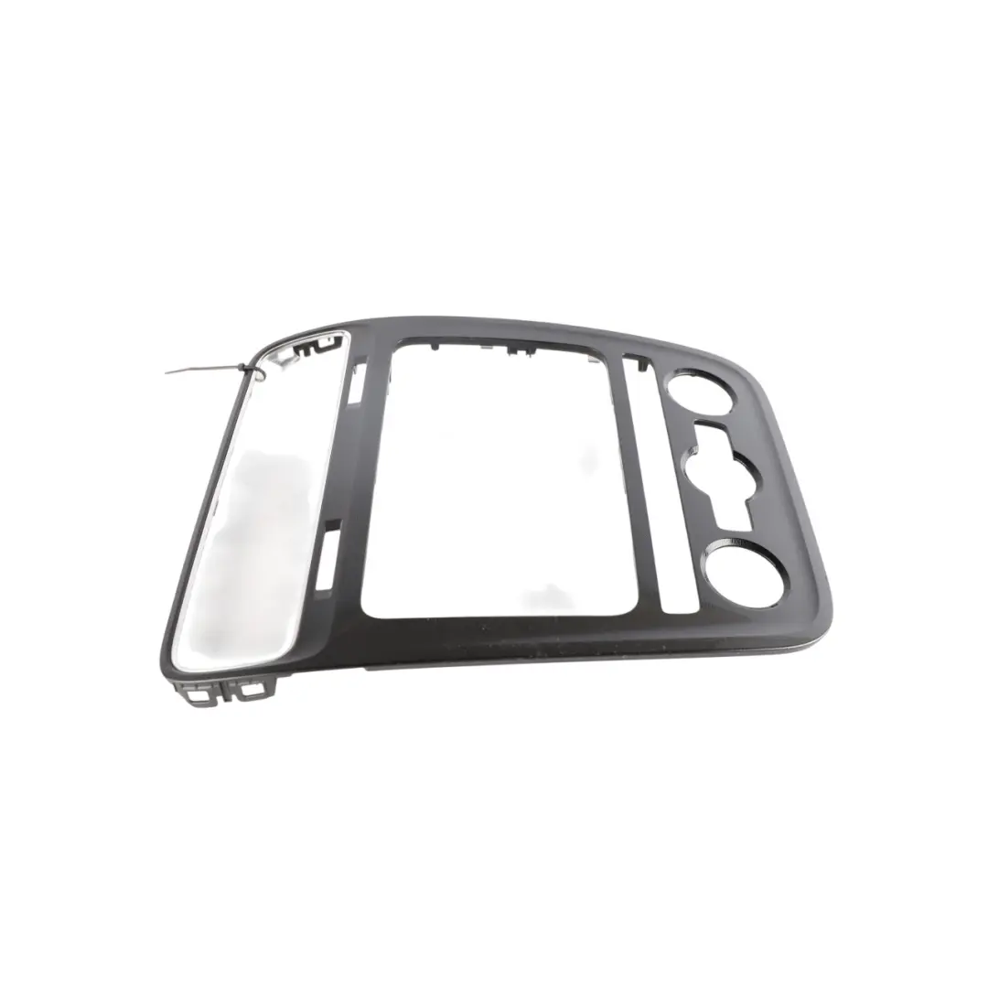 Mk3 Ramka Osłona Panelu Klimatyzacji do Volkswagen Scirocco o numerze 1K8819728B Volkswagen Scirocco Mk3 Ramka Osłona Panelu Klimatyzacji - SKU 1K8819728B - Numer Części 1K8819728B