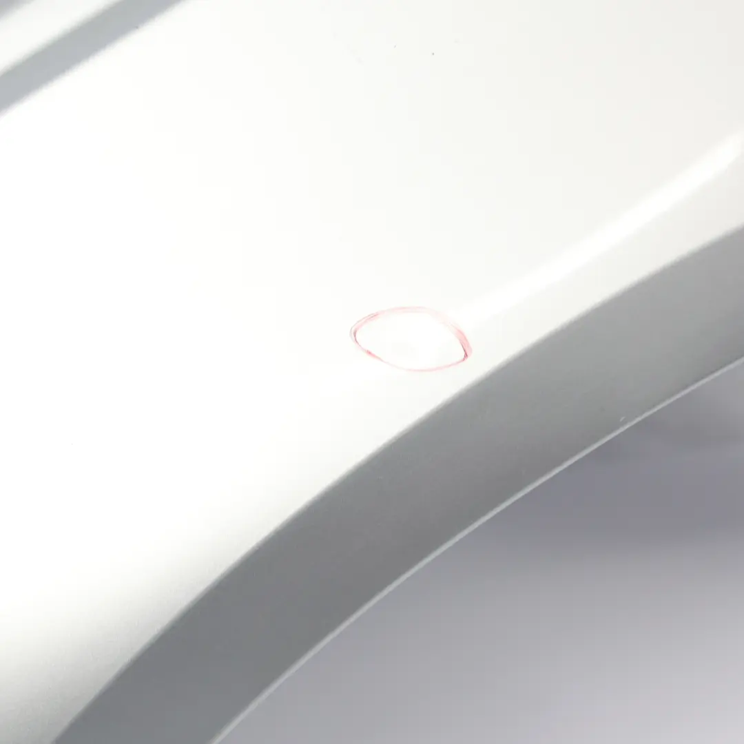 Seitenverkleidung Vorne Links Kotflügel Reflex Silber - A7W für VW Scirocco III mit Teilenummer 1K8821105B VW Scirocco III Seitenverkleidung Vorne Links Kotflügel Reflex Silber - A7W - SKU 1K8821105B-RES - Teilenummer 1K8821105B