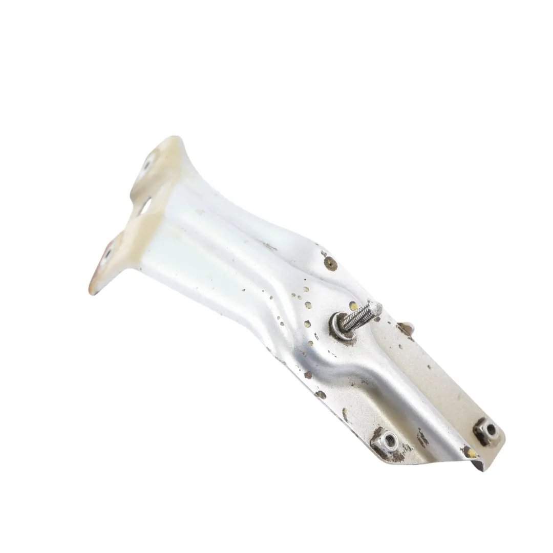 Mk3 Kotflügel Halterung Vorne Links Reflexsilber - A7W für VW Scirocco mit Teilenummer 1K8821135 VW Scirocco Mk3 Kotflügel Halterung Vorne Links Reflexsilber - A7W - SKU 1K8821135-RES - Teilenummer 1K8821135