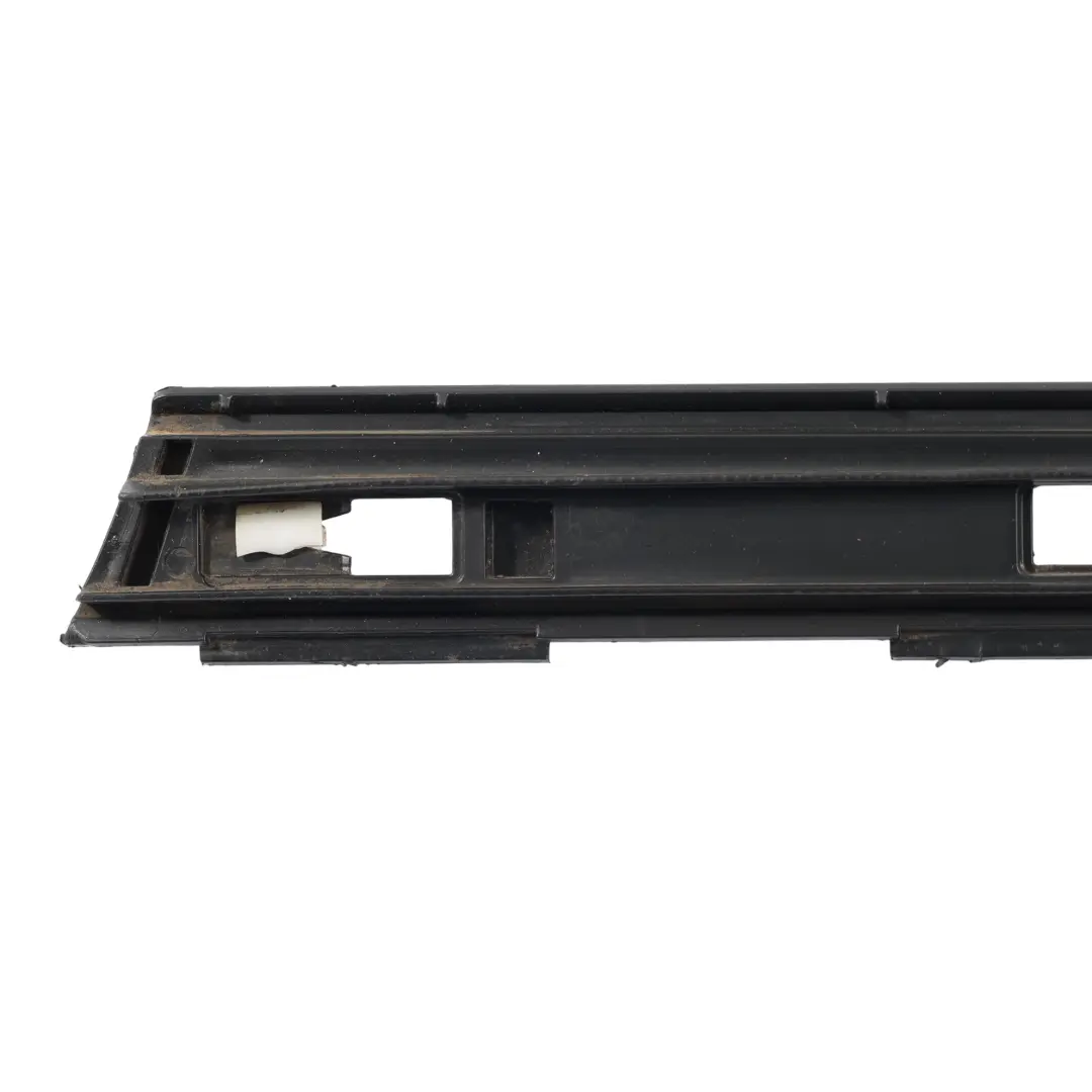 VW Scirocco Mk3 Uchwyt Listwy Osłony Drzwi Tył Lewy - SKU 1K8854931-1 - Numer Części 1K8854931