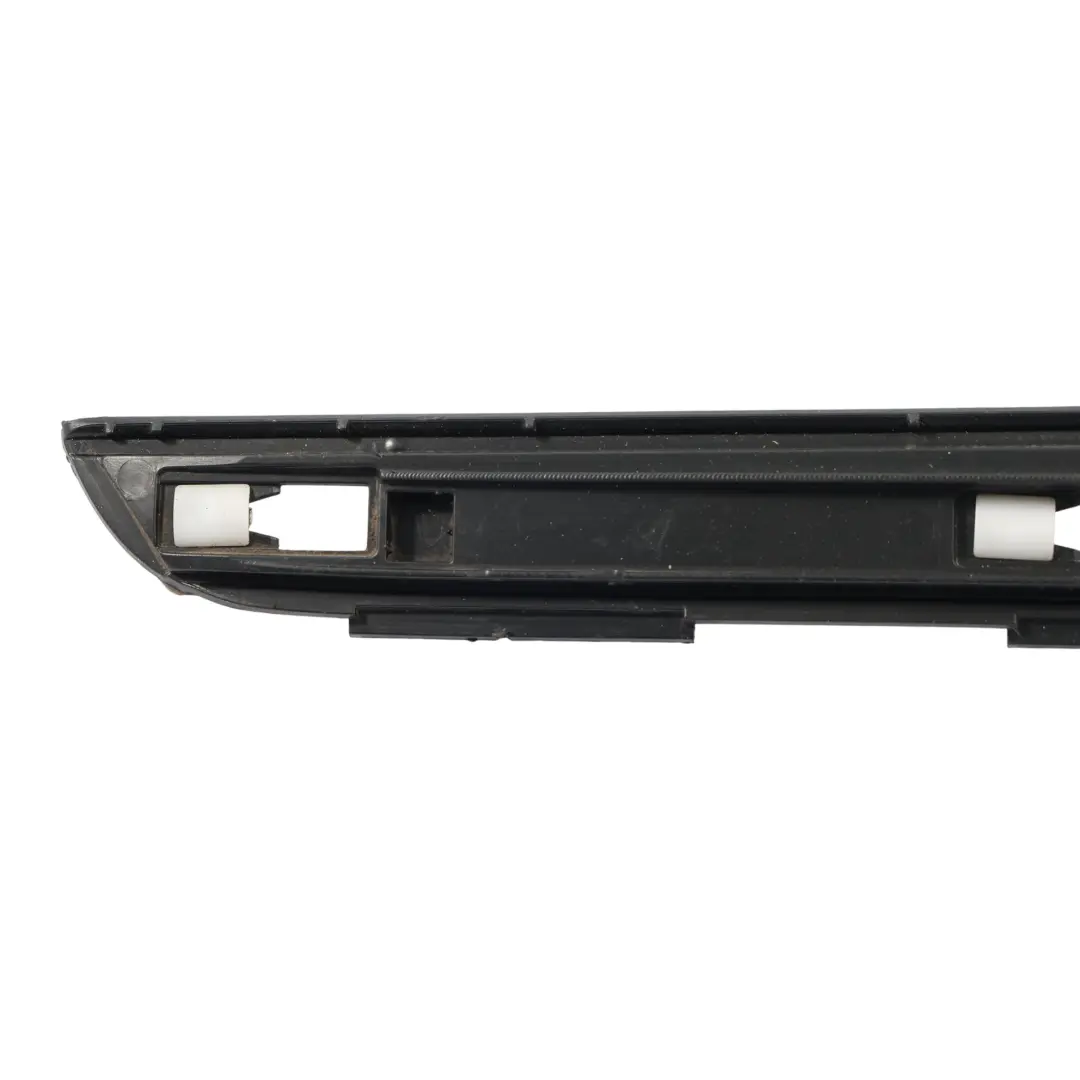 VW Scirocco Mk3 Garniture Inférieure Porte Arrière Droite Noire - SKU 1K8854932-1 - Numéro de pièce 1K8854932