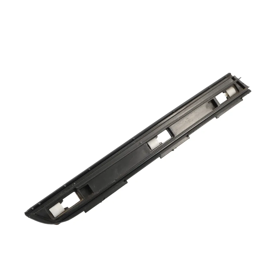 Mk3 Embellecedor Puerta Tapa Negro Trasera Derecha para VW Scirocco con número de pieza 1K8854932 VW Scirocco Mk3 Embellecedor Puerta Tapa Negro Trasera Derecha - SKU 1K8854932-1 - Número de pieza 1K8854932
