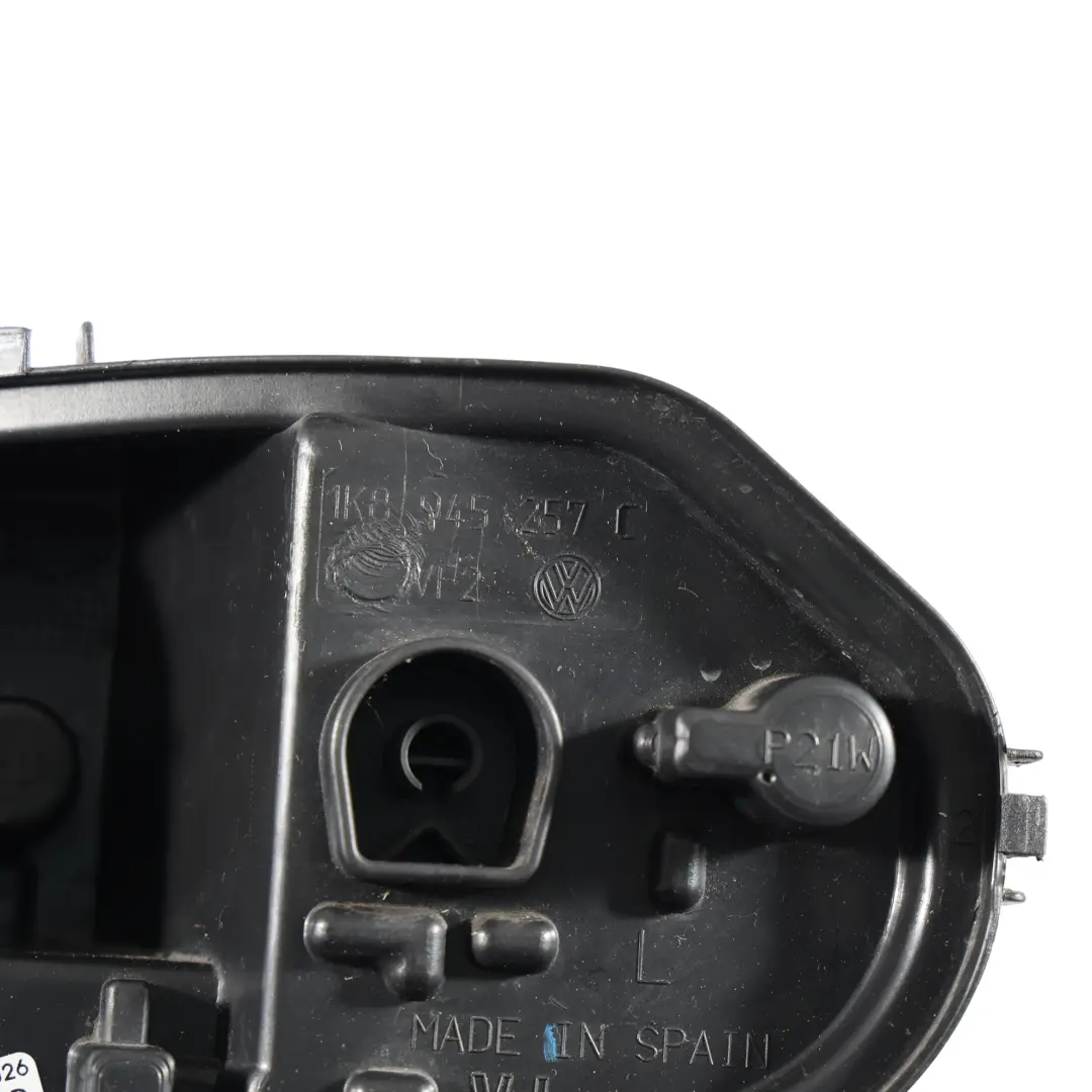 Volkswagen VW Scirocco III Mocowanie Żarówek Lampy Lewy Tył - SKU 1K8945257C - Numer Części 1K8945257C