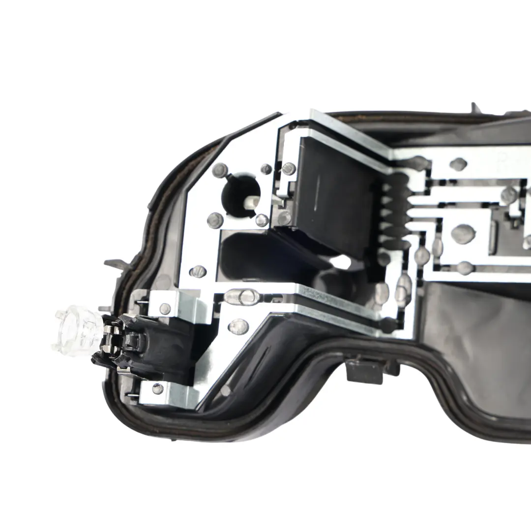 Mk3 Gniazdo Żarówki Lampy Tylnej Prawy Tył do Volkswagen Scirocco o numerze 1K8945258C Volkswagen Scirocco Mk3 Gniazdo Żarówki Lampy Tylnej Prawy Tył - SKU 1K8945258C - Numer Części 1K8945258C