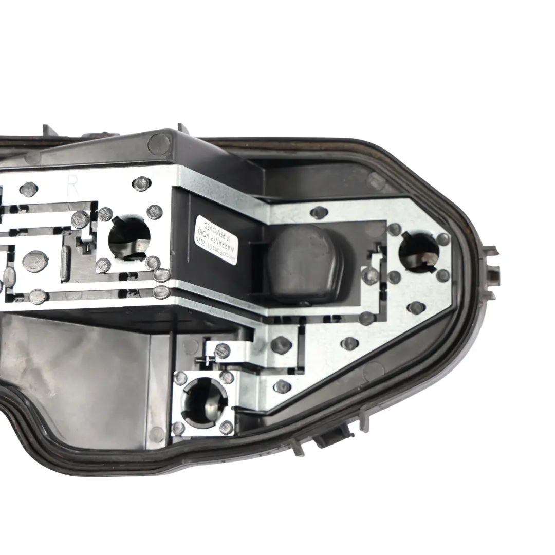 Mk3 Luz Trasera Trasera Portalámparas Derecho para Volkswagen Scirocco con número de pieza 1K8945258C Volkswagen Scirocco Mk3 Luz Trasera Trasera Portalámparas Derecho - SKU 1K8945258C - Número de pieza 1K8945258C