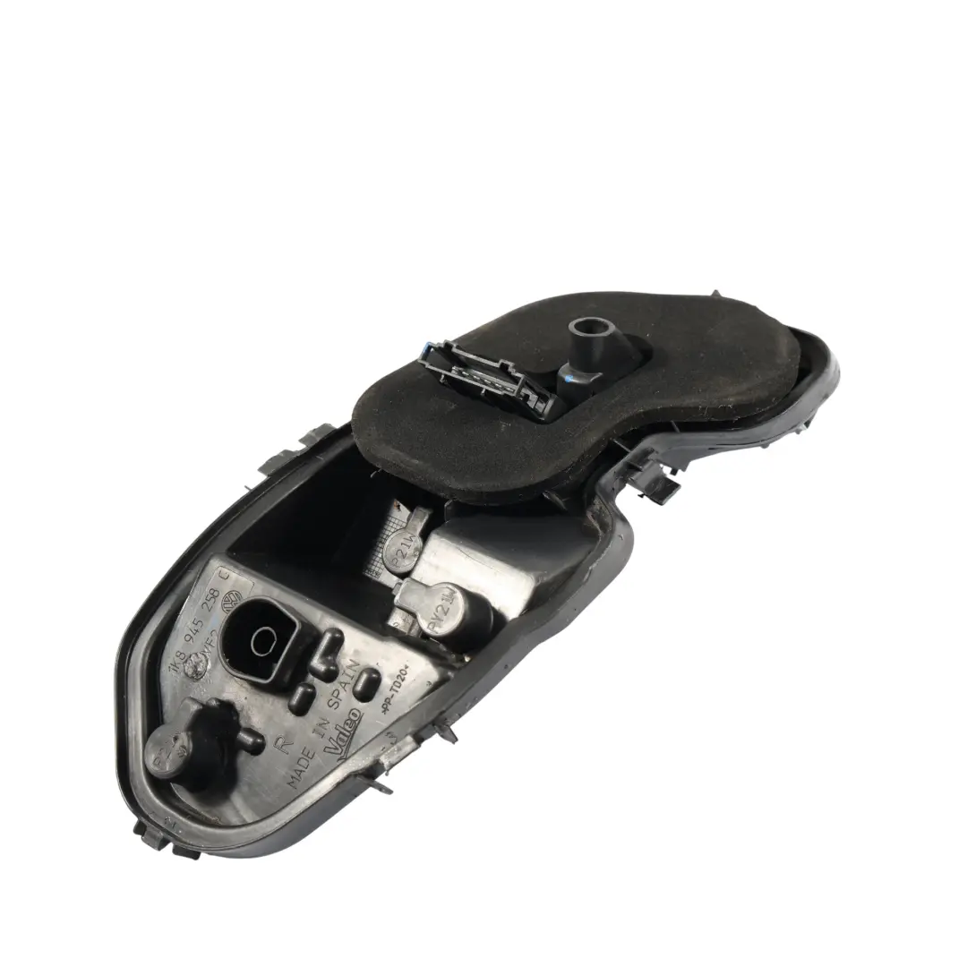 Volkswagen Scirocco Mk3 Douille Feu Arrière Droit - SKU 1K8945258C - Numéro de pièce 1K8945258C
