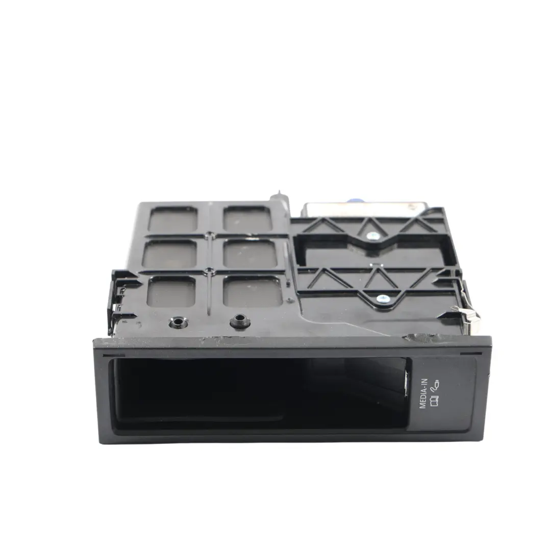 MK3 Golf MK6 Sterownik Multimedia USB do VW Volkswagen Scirocco o numerze 1Q0035348B VW Volkswagen Scirocco MK3 Golf MK6 Sterownik Multimedia USB - SKU 1Q0035348B - Numer Części 1Q0035348B