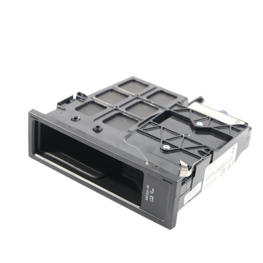 VW Volkswagen Scirocco MK3 Golf MK6 Armaturenbrett USB Buchse Stecker - SKU 1Q0035348B - Teilenummer 1Q0035348B