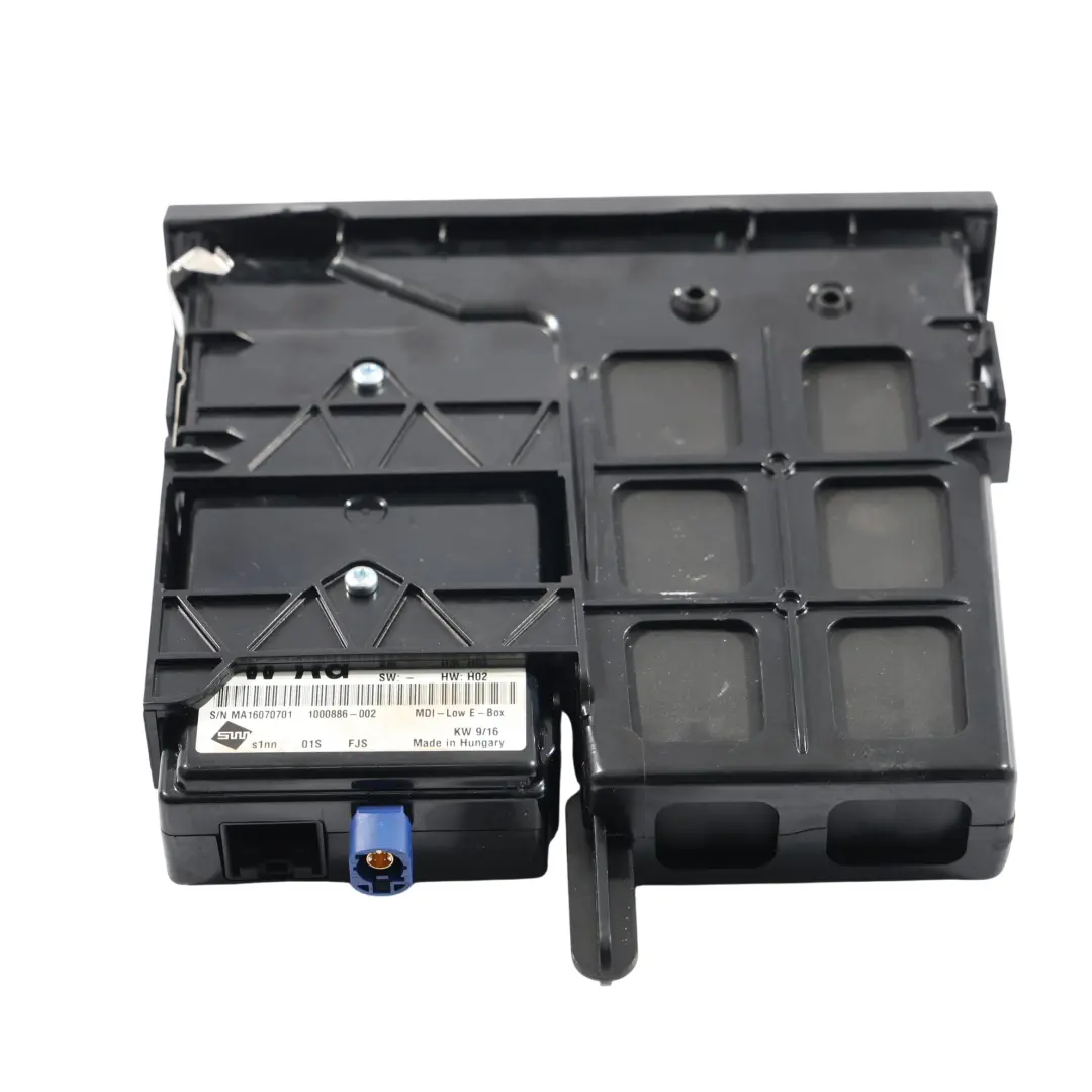 MK3 Golf MK6 Salpicadero USB Socket Port Plug para VW Volkswagen Scirocco con número de pieza 1Q0035348B VW Volkswagen Scirocco MK3 Golf MK6 Salpicadero USB Socket Port Plug - SKU 1Q0035348B - Número de pieza 1Q0035348B