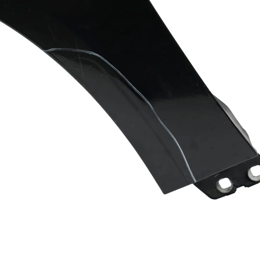 Seitenverkleidung Vorne Links Kotflügel Panther Black Schwarz D9 für Ford Focus III mit Teilenummer 2171304 Ford Focus III Seitenverkleidung Vorne Links Kotflügel Panther Black Schwarz D9 - SKU 2171304-PBL - Teilenummer 2171304