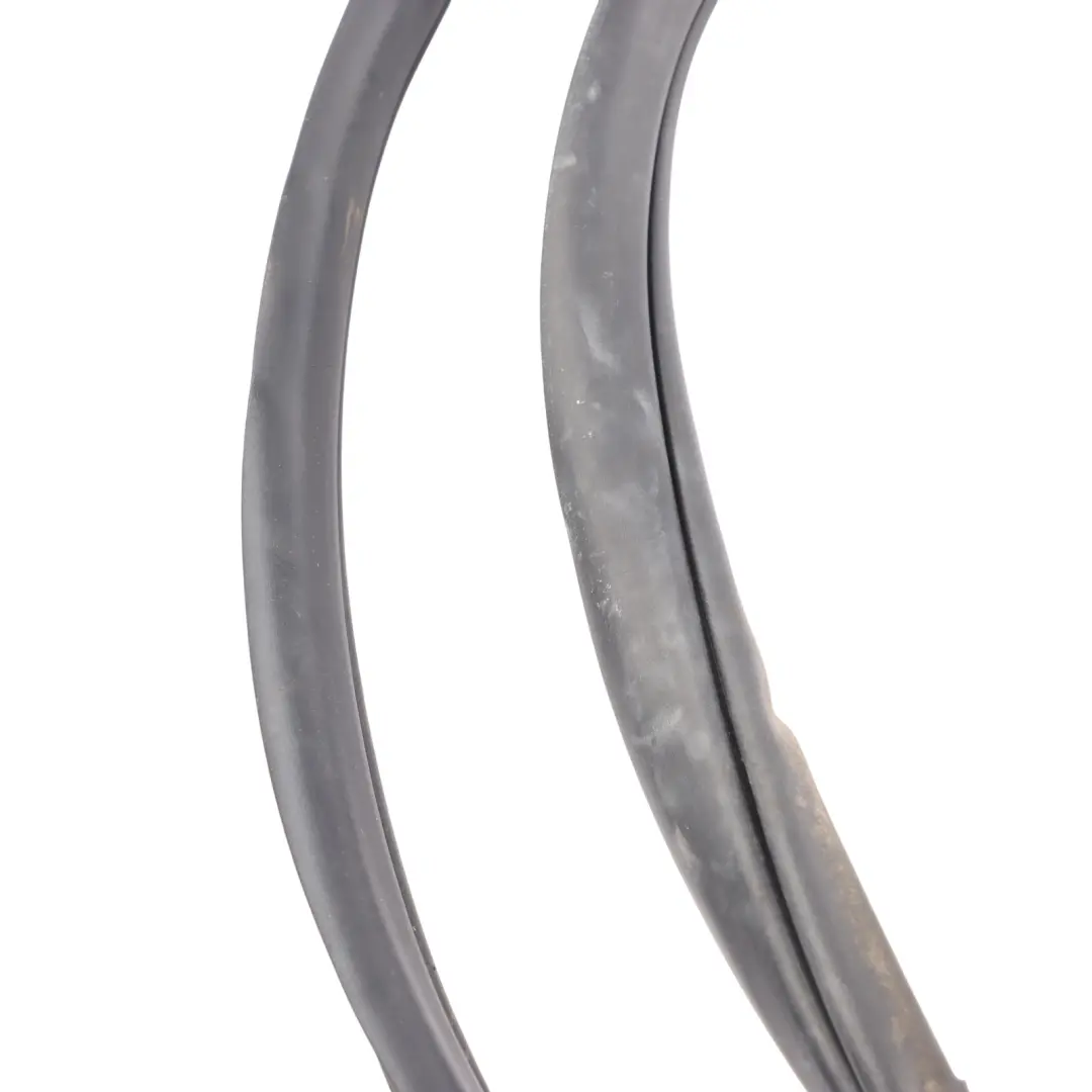 Mk3 Door Window Seal Rubber Gasket Front Left N/S EB3B-2625824-AB to Ford Ranger with Part number 2510241 Ford Ranger Mk3 Door Window Seal Rubber Gasket Front Left N/S EB3B-2625824-AB - SKU 2510241 - Part number 2510241