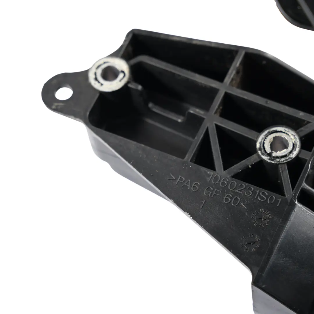 Collettore Di Aspirazione CM5G-9424-GB per Ford Fiesta Mk7 con numero di parte 2544349 Ford Fiesta Mk7 Collettore Di Aspirazione CM5G-9424-GB - SKU 2544349 - Numero di parte 2544349