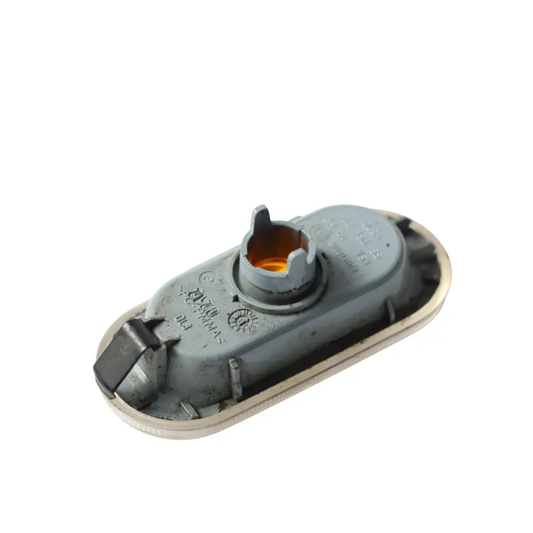 2K Indicatore Direzione Laterale Anteriore Sinistra Destra per VW Caddy con numero di parte 2K0949117B VW Caddy 2K Indicatore Direzione Laterale Anteriore Sinistra Destra - SKU 2K0949117B - Numero di parte 2K0949117B