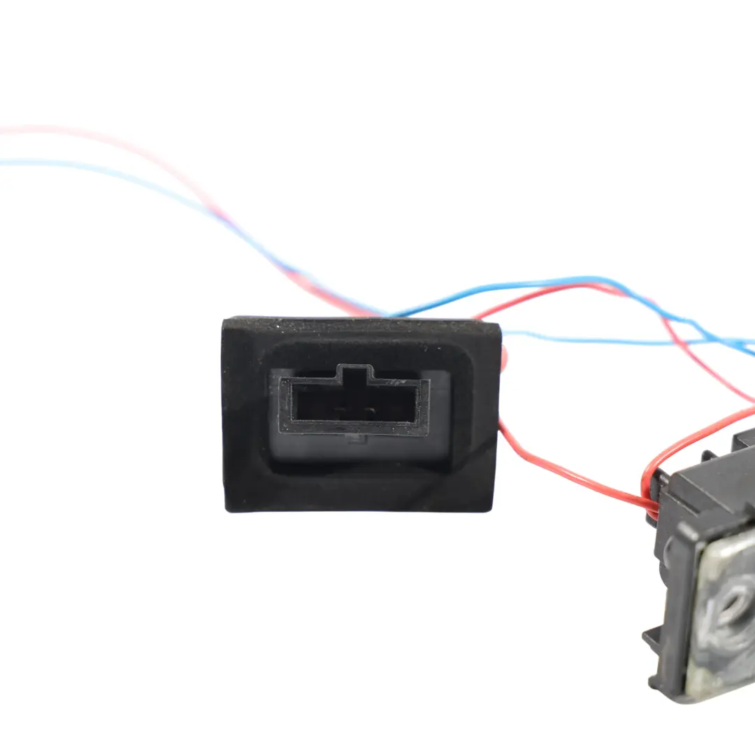 2K Lampki Tablicy Rejestracyjnej Tył do VW Volkswagen Caddy o numerze 2K5827740B VW Volkswagen Caddy 2K Lampki Tablicy Rejestracyjnej Tył - SKU 2K5827740B - Numer Części 2K5827740B