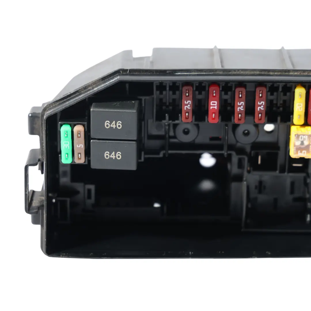 Seat Arona Ibiza VW Polo Caja Fusibles Compartimento Motor - SKU 2Q0927165A - Número de pieza 2Q0927165A