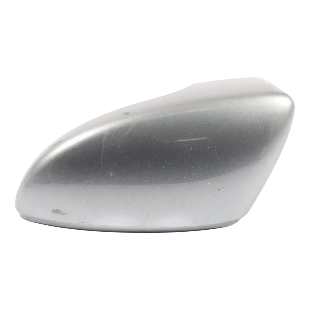 Copri Specchietto Retrovisore Sinistro Grigio Platino - D7X per Volkswagen Jetta A6 con numero di parte 3C8857537 Volkswagen Jetta A6 Copri Specchietto Retrovisore Sinistro Grigio Platino - D7X - SKU 3C8857537-PLG - Numero di parte 3C8857537