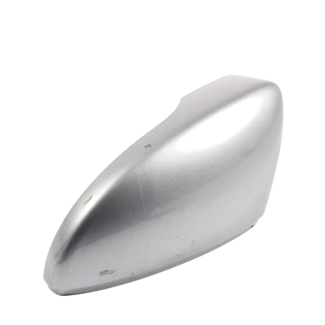 Coque Rétroviseur Gauche Gris Platine - D7X pour VW Volkswagen Jetta A6 à propos du numéro de pièce 3C8857537 VW Volkswagen Jetta A6 Coque Rétroviseur Gauche Gris Platine - D7X - SKU 3C8857537-PLG - Numéro de pièce 3C8857537