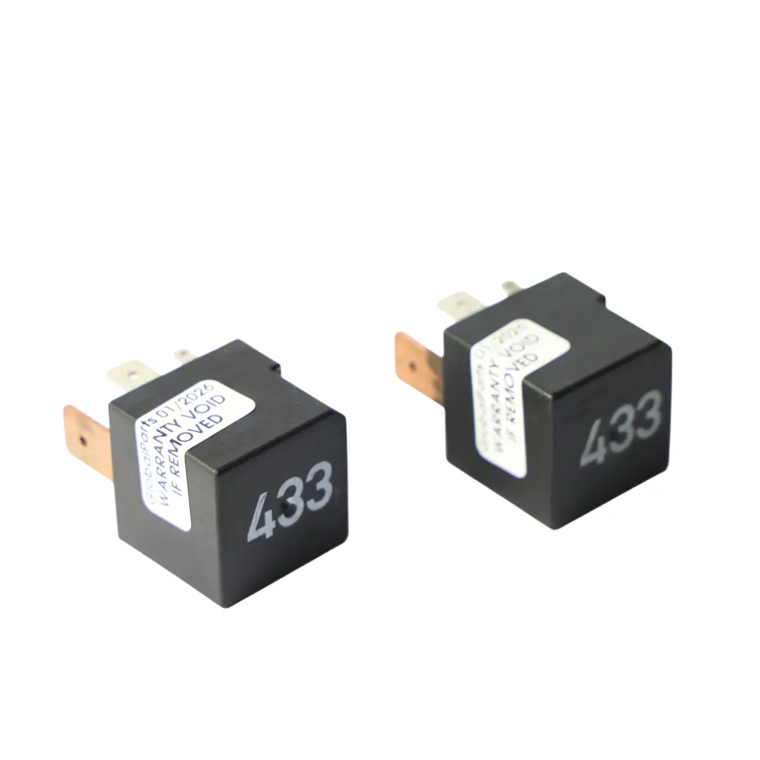 Relè Nero 5 Pin 12V 50A Set 433 per VW Volkswagen Audi Seat Skoda con numero di parte 3D0951253A VW Volkswagen Audi Seat Skoda Relè Nero 5 Pin 12V 50A Set 433 - SKU 3D0951253A-1 - Numero di parte 3D0951253A