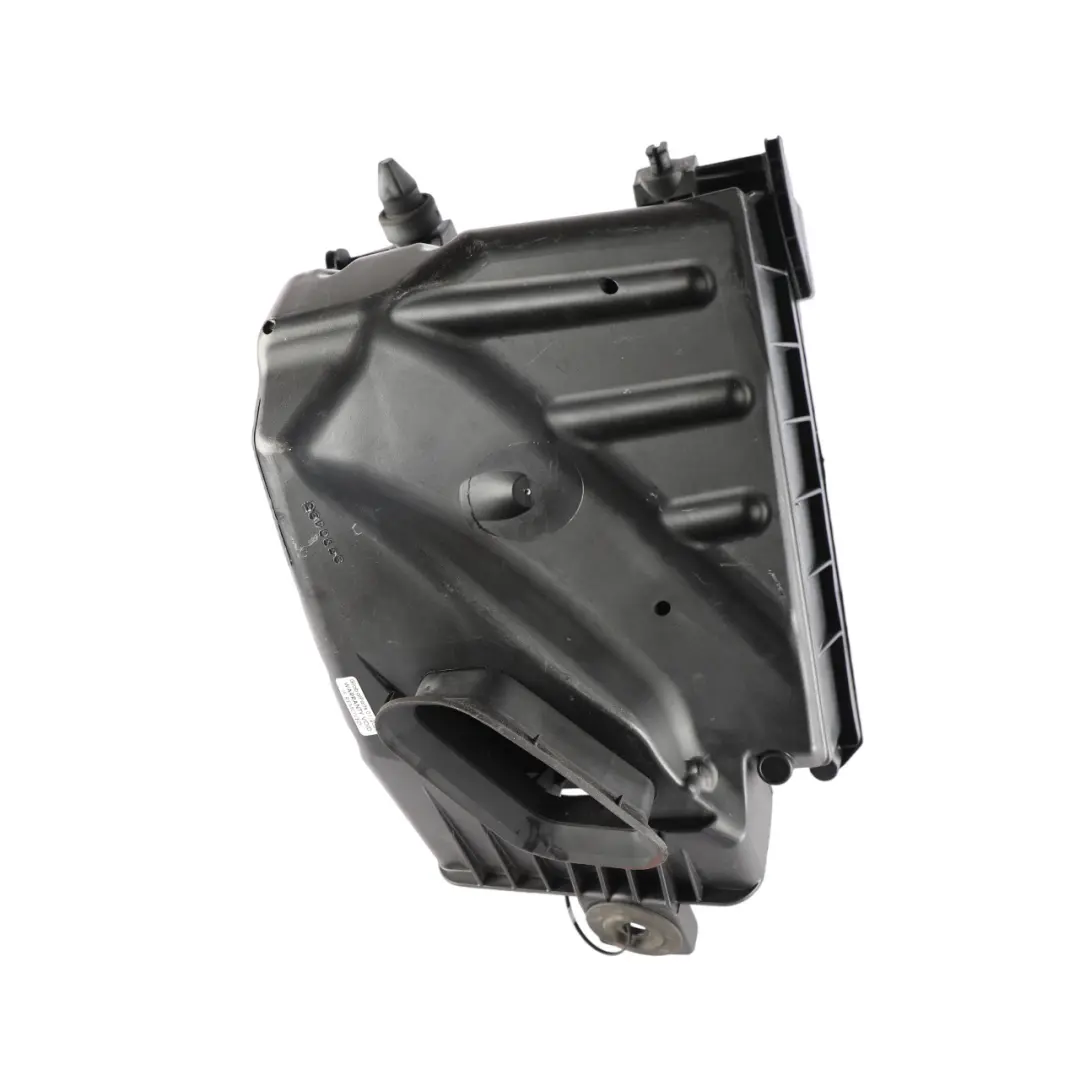 3R 2.0 TDI Air Filter Box Housing to Seat Exeo with Part number 3R0133837 Seat Exeo 3R 2.0 TDI Air Filter Box Housing - SKU 3R0133837 - Part number 3R0133837