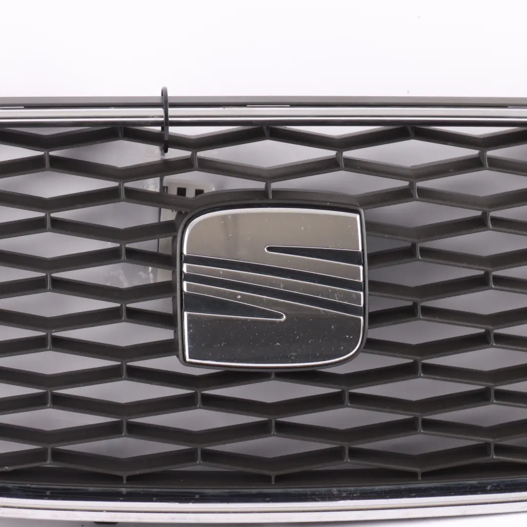 Seat Exeo Front Grille Grill Bumper Center Front Radiator 3R0853654A - SKU 3R0853651A - Part number 3R0853651A