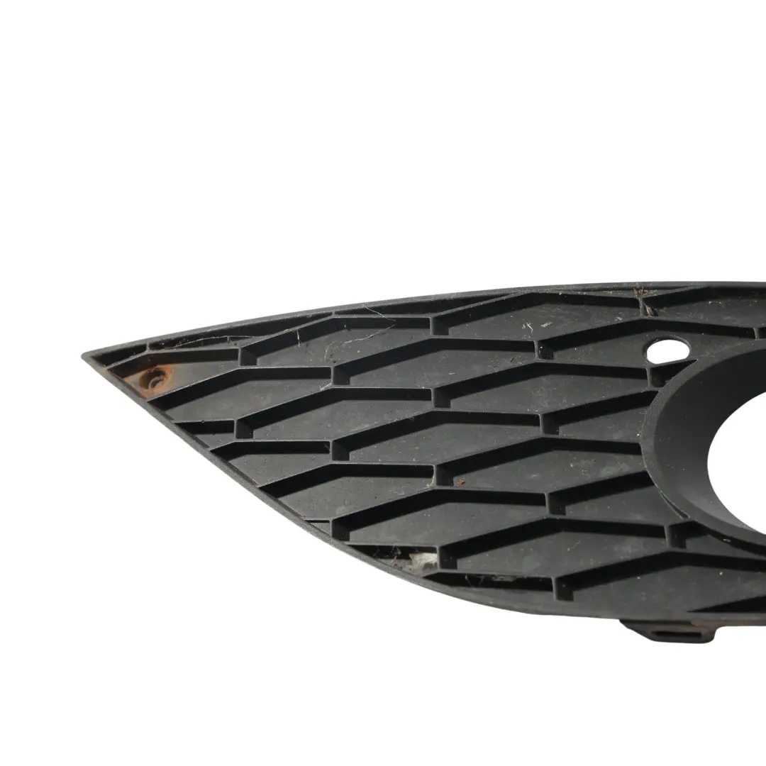 Seat Exeo Kratka Świateł Przeciwmgielnych Zderzaka Prawy Przód - SKU 3R0853666A - Numer Części 3R0853666A