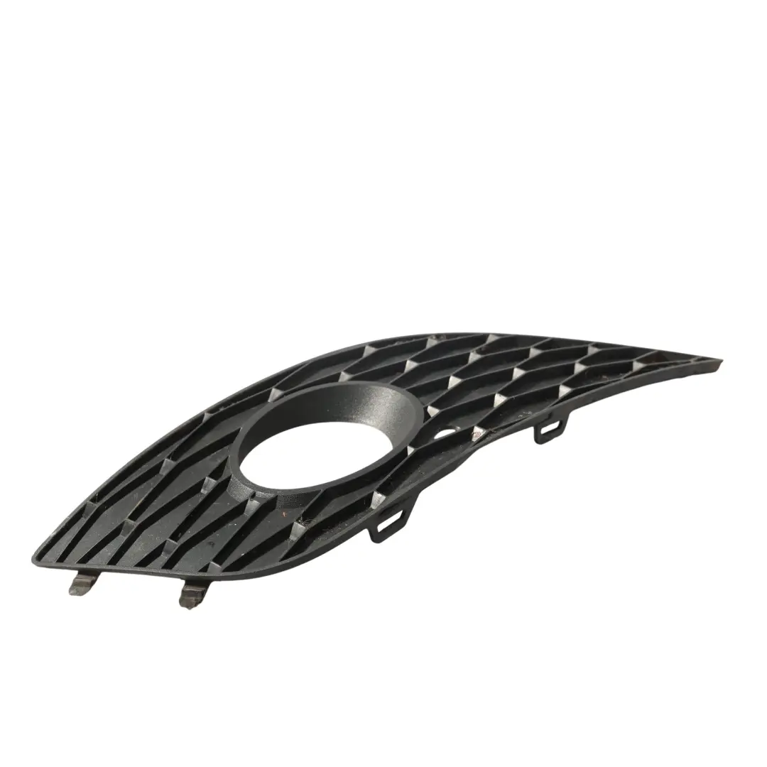 Paraurti Anteriore Pannello Fendinebbia Destro per Seat Exeo con numero di parte 3R0853666A Seat Exeo Paraurti Anteriore Pannello Fendinebbia Destro - SKU 3R0853666A - Numero di parte 3R0853666A