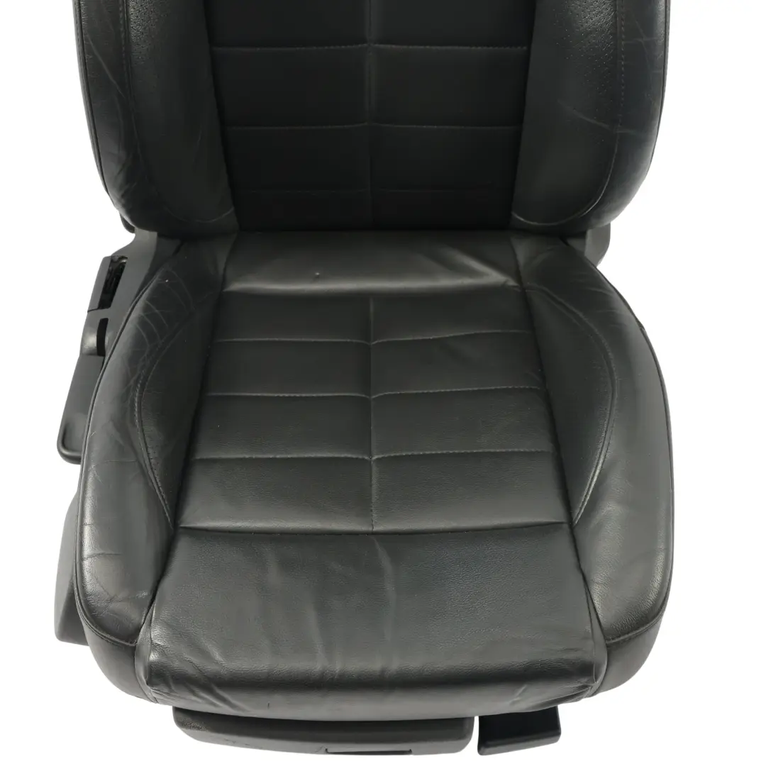 Seat Exeo Przedni Fotel Sportowy Skórzany Soul Czarny Prawy Przód - SKU 3R0881806N-1 - Numer Części 3R0881806N