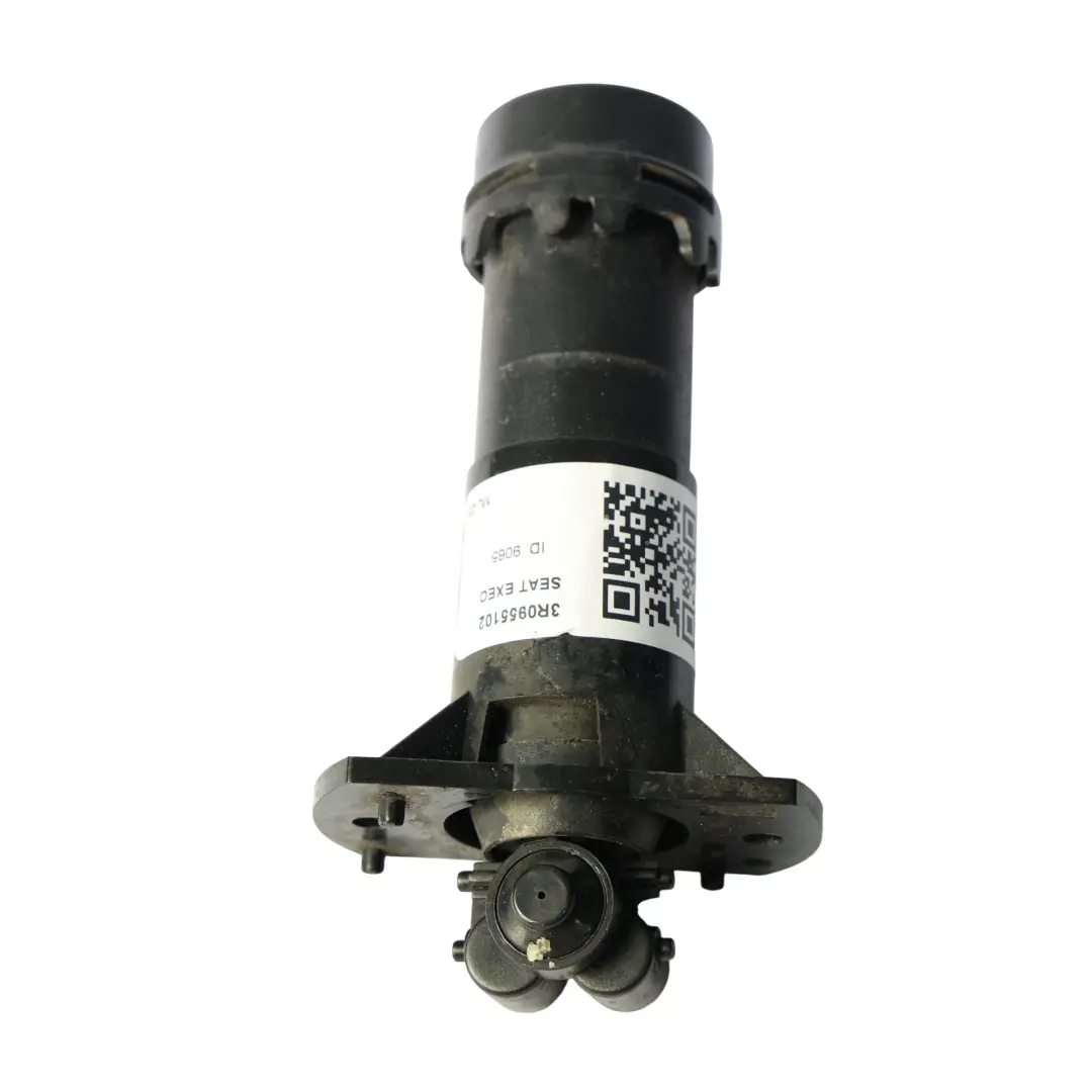 Headlight Washer Pipe Jet Spray Nozzle to Seat Exeo with Part number 3R0955102 Seat Exeo Headlight Washer Pipe Jet Spray Nozzle - SKU 3R0955102 - Part number 3R0955102
