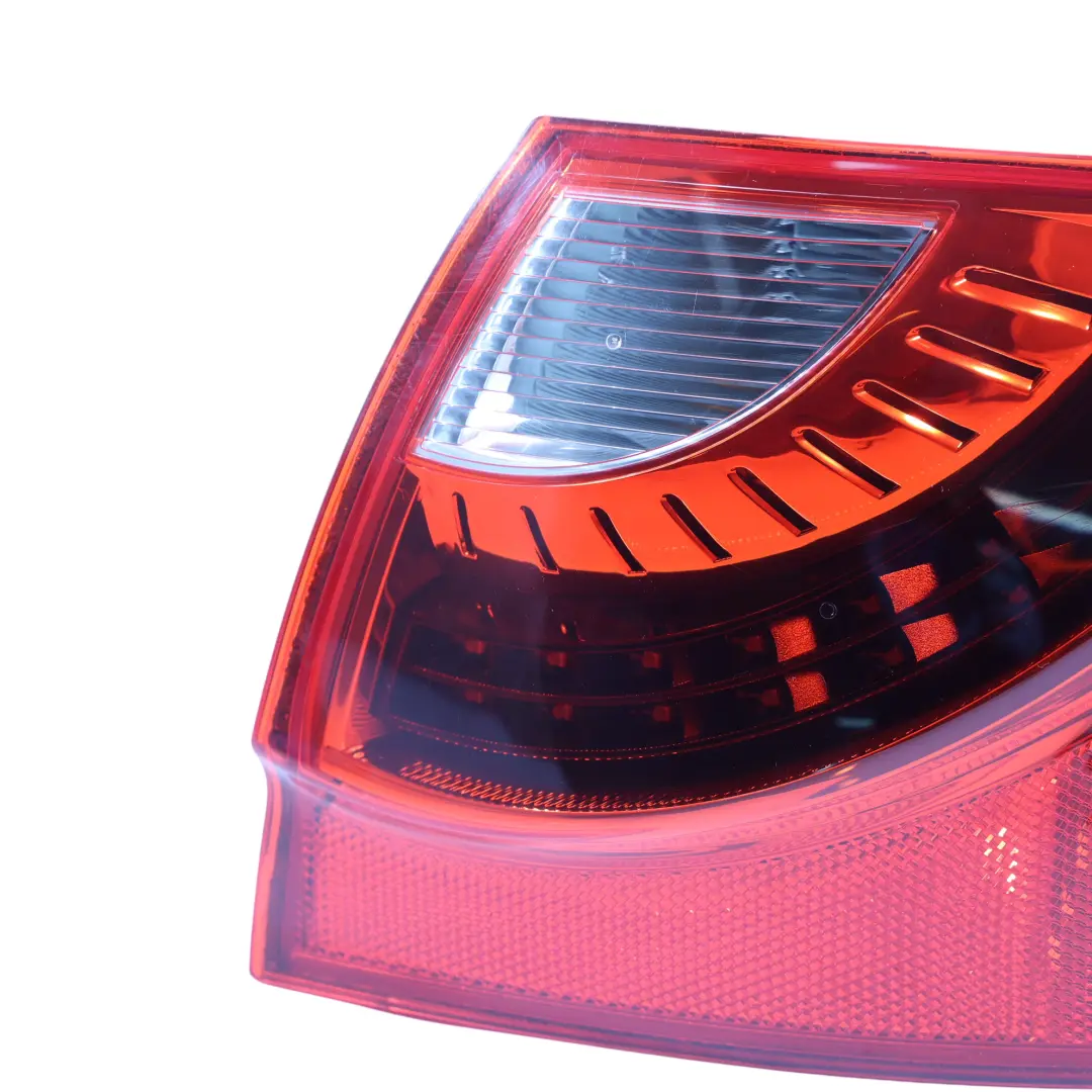 Lampa Tylna Zewnętrzna Prawa do Seat Exeo o numerze 3R9945096B Seat Exeo Lampa Tylna Zewnętrzna Prawa - SKU 3R9945096B - Numer Części 3R9945096B