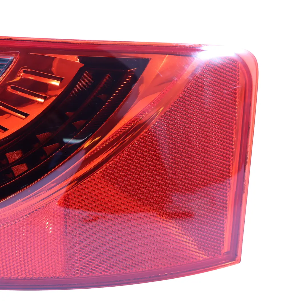 Seat Exeo Lampa Tylna Zewnętrzna Prawa - SKU 3R9945096B - Numer Części 3R9945096B