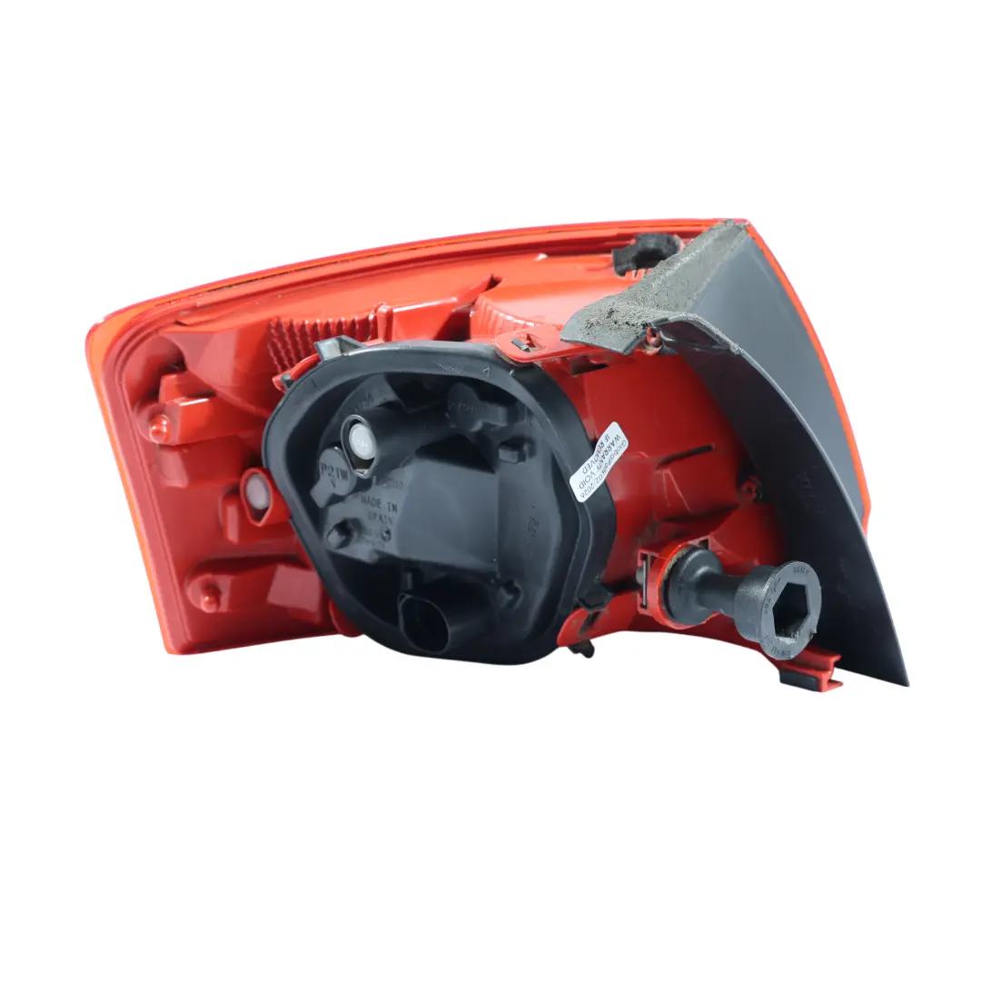 Luz Trasera Lado Conductor Exterior Trasero Derecho para Seat Exeo con número de pieza 3R9945096B Seat Exeo Luz Trasera Lado Conductor Exterior Trasero Derecho - SKU 3R9945096B - Número de pieza 3R9945096B