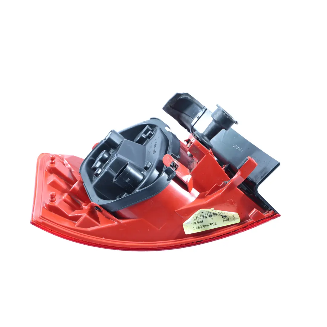 Fanale Posteriore Lato Conducente Esterno Posteriore Destro per Seat Exeo con numero di parte 3R9945096B Seat Exeo Fanale Posteriore Lato Conducente Esterno Posteriore Destro - SKU 3R9945096B - Numero di parte 3R9945096B