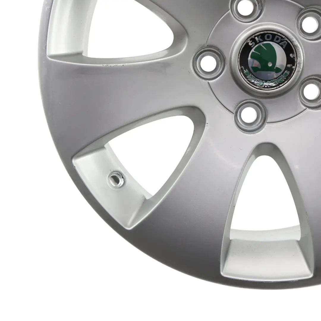 Skoda Yeti 5L Superb Silberne Leichtmetallfelge 16" 7J ET:45 - SKU 3T0601025-1 - Teilenummer 3T0601025