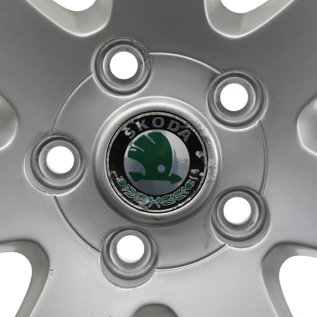 Skoda Yeti 5L Superb Argento Cerchio In Lega 16" 7J ET:45 - SKU 3T0601025-1 - Numero di parte 3T0601025
