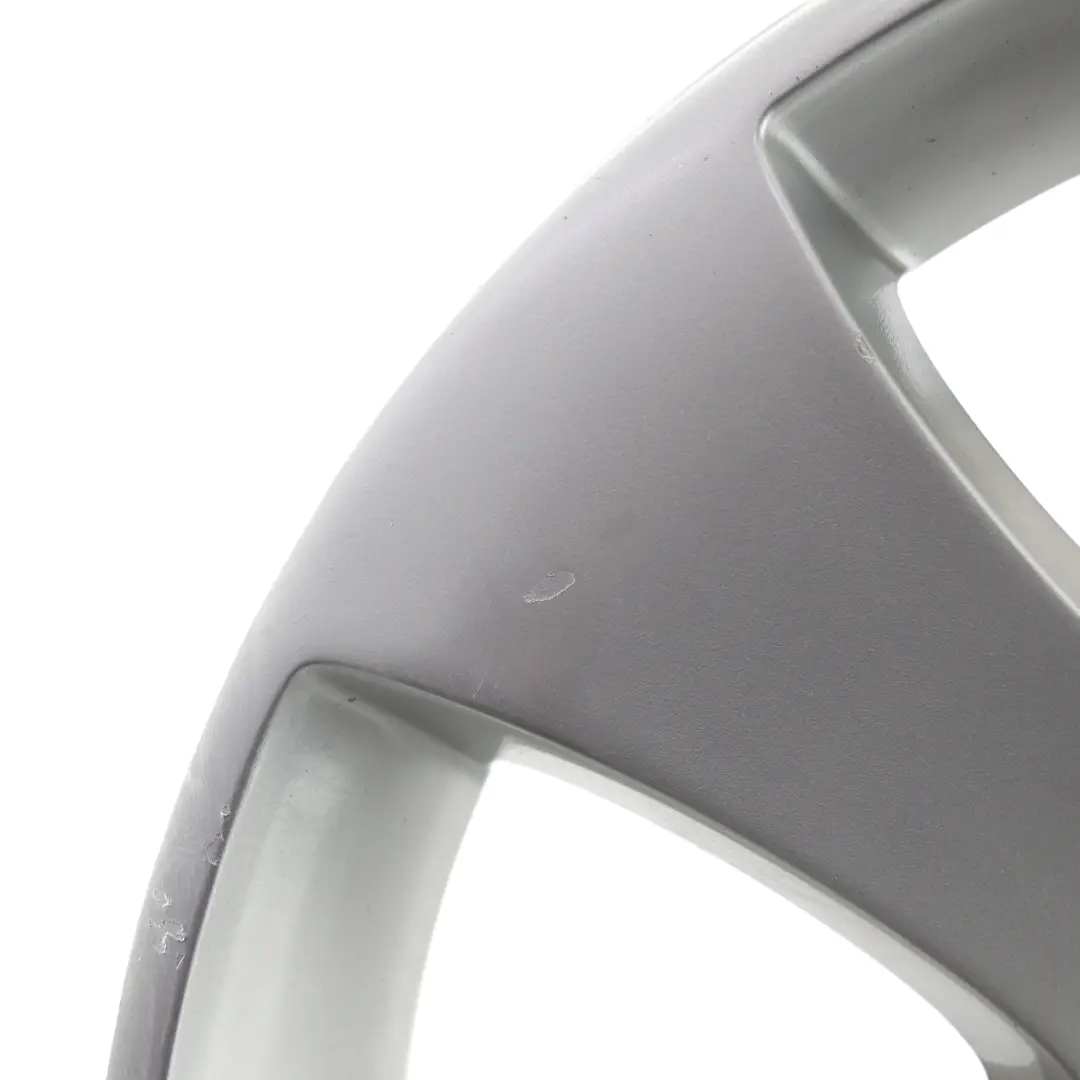 Srebrna Felga Aluminiowa 16" 7J ET:45 do Skoda Yeti 5L Superb o numerze 3T0601025 Skoda Yeti 5L Superb Srebrna Felga Aluminiowa 16" 7J ET:45 - SKU 3T0601025-1 - Numer Części 3T0601025