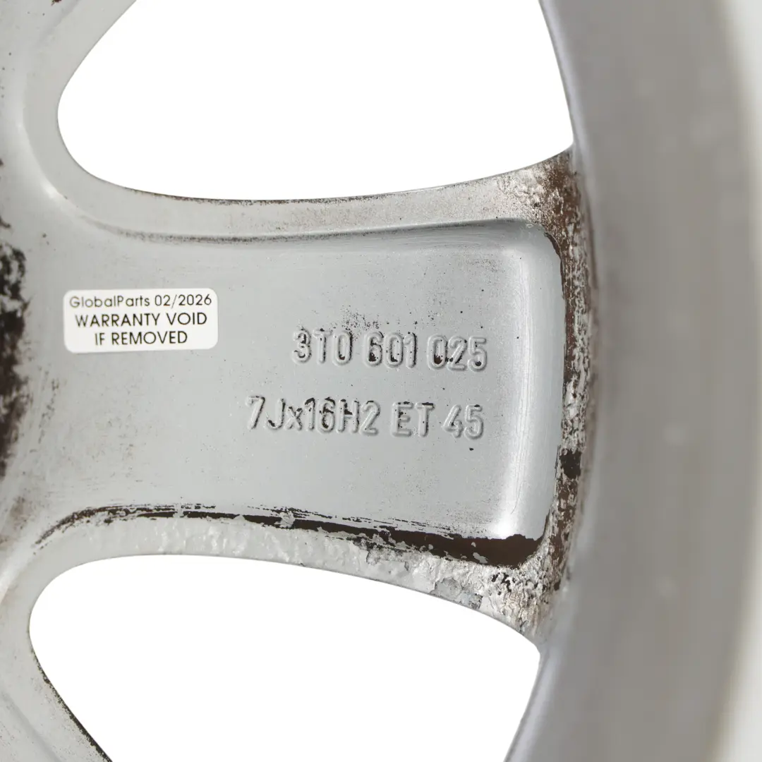 Jante En Alliage Argentée 16" 7J ET:45 pour Skoda Yeti 5L Superb à propos du numéro de pièce 3T0601025 Skoda Yeti 5L Superb Jante En Alliage Argentée 16" 7J ET:45 - SKU 3T0601025-2 - Numéro de pièce 3T0601025