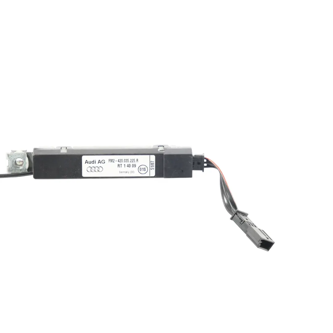 Audio Antenna Amplifier Module Unit to Audi R8 42 Spyder Gen 1 with Part number 420035225R Audi R8 42 Spyder Gen 1 Audio Antenna Amplifier Module Unit - SKU 420035225R - Part number 420035225R